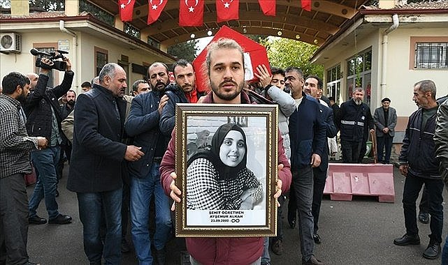 Şehit öğretmen Ayşenur Alkan son yolculuğuna uğurlandı