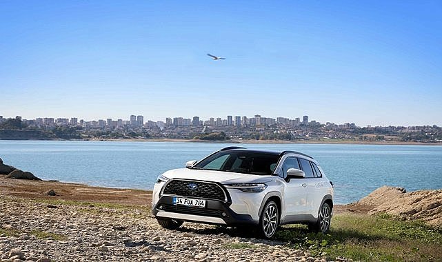 Toyota, yeni SUV modeli Corolla Cross Hybrid&#039;i Türkiye&#039;de satışa sundu
