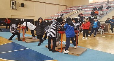 Ordu'da bilek güreşi şampiyonası yapıldı