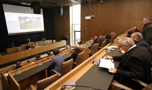 Bursa İnegöl&#039;de yılın ilk meclisi yeni binada yapıldı