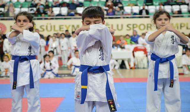 Bursa Yıldırım&#039;da karate rüzgarı