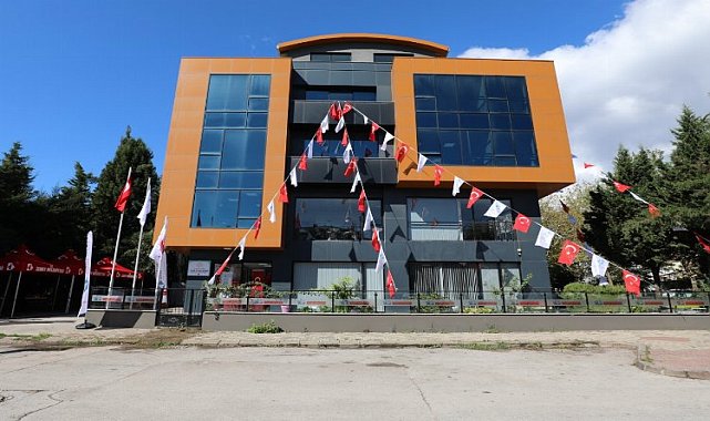 İzmit&#039;te gençlerin &#039;umut kapısı&#039; oldu