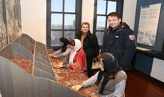 Kahraman Sağra Müzesi&#039;nin  misafirleri bu kez  torunları oldu