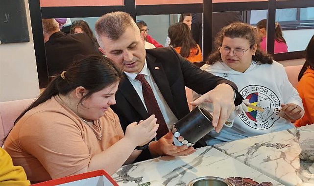 Kocaeli Gölcük&#039;te down sendromluların atıktan sanat heyecanı