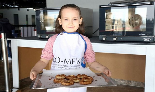 Kocaeli'nin minikleri 'kandil simidi' yaptı