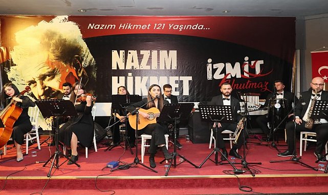 Nazım Hikmet, 121’inci doğum gününde İzmit&#039;te şiirlerle anıldı