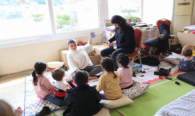 İzmir Güzelbahçe'de depremzede çocuklara oyun alanı