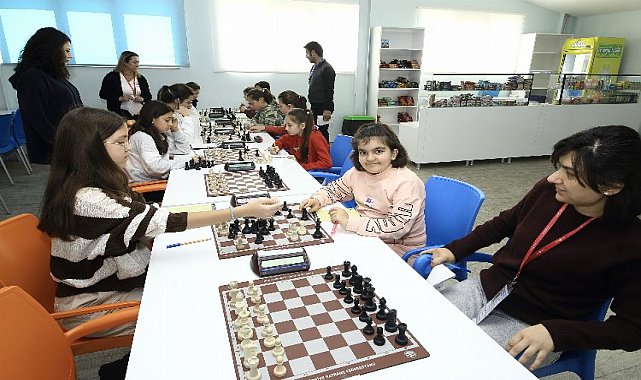 Bursa Yenişehir'de satranç rüzgârı