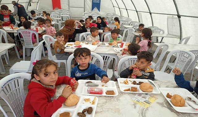 Hataylı çocuklara Bursa'dan tekne orucu