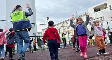Hentbol Gönüllü Timi'nden Adıyamanlı çocuklara moral