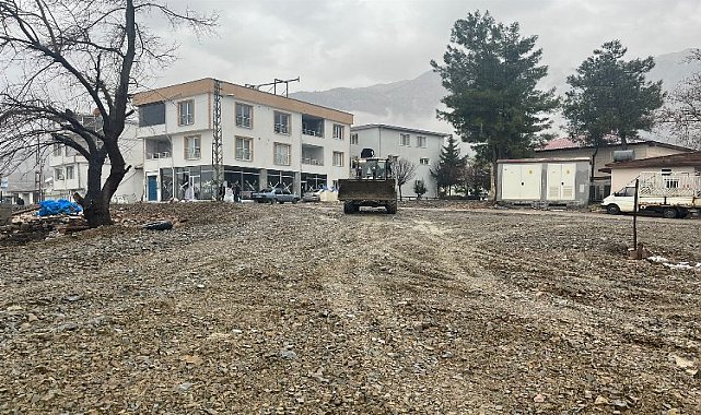 İzmit ekibi Adıyaman Tut'ta güvenli alanlar oluşturuyor