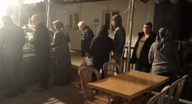 Konteynerlarda ilk sahur Kayseri Büyükşehir'den