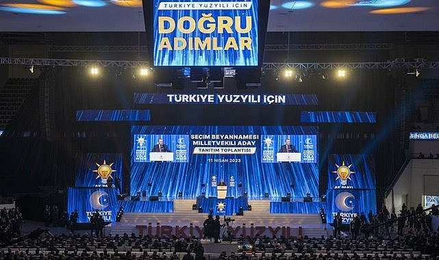 AK Parti seçim beyannamesi açıklandı