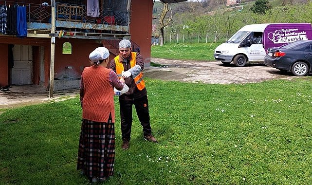 Altınordu'da 10 bin kişiye sıcak yemek