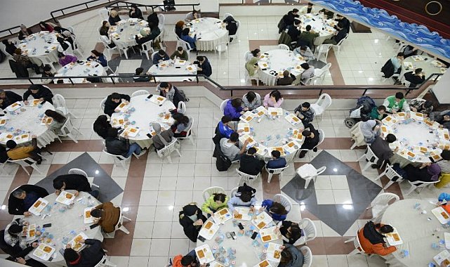 Bursa Yıldırım&#039;da Ramazan bereketi paylaşılıyor