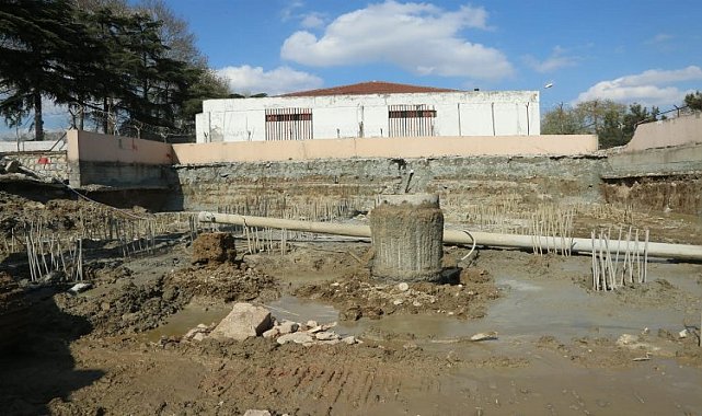 Gölcük Hükümet Konağı&#039;nda yapım çalışmaları sürüyor