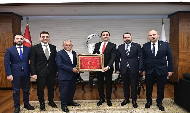 Memduh Büyükkılıç&#039;a STK&#039;lardan ziyaret