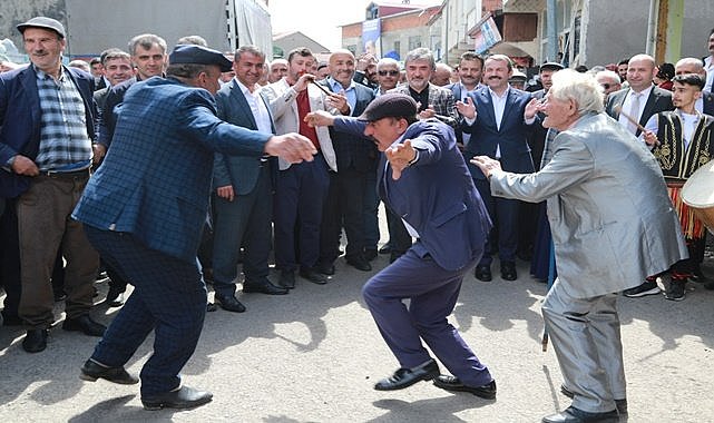 Milletvekili Adayı davul zurna ile karşılandı