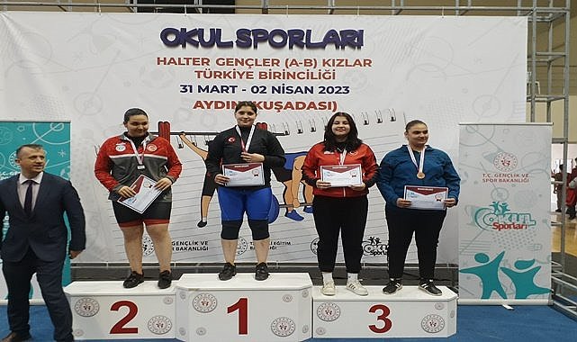 Ordu halterde Türkiye 3. çıkarttı