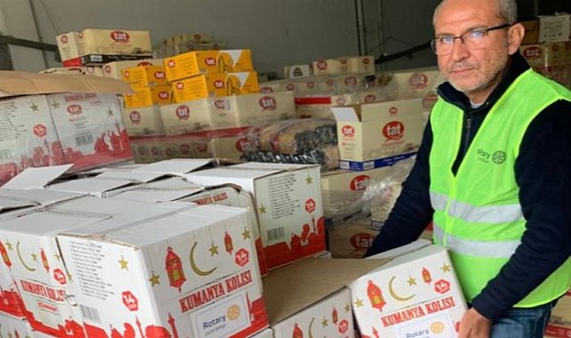 Rotary depremzedelere Ramazan yardım kolileri dağıtıyor