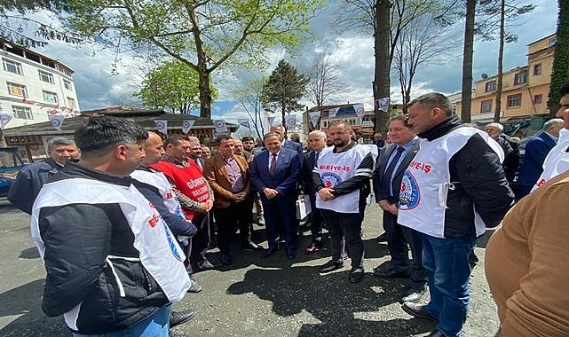 Torun grevdeki belediye işçileriyle bayramlaştı