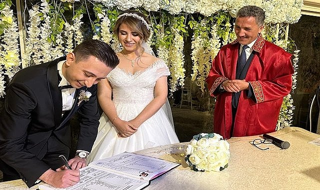 Hatice ile Ahmet evlendi