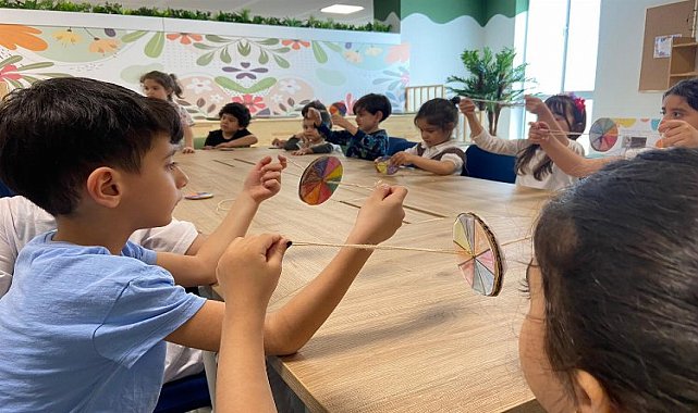 Muğla'da minikler 'oyuncak yapımı' öğreniyor