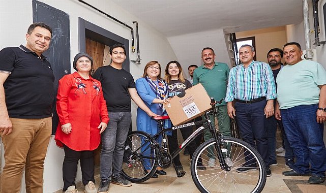 Başkan Şahin'den LGS Türkiye birincisine ziyaret