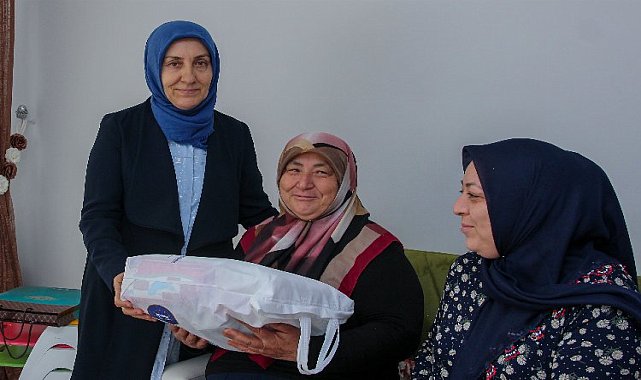 Depremzede ailelere Kütahya'dan destek sürüyor