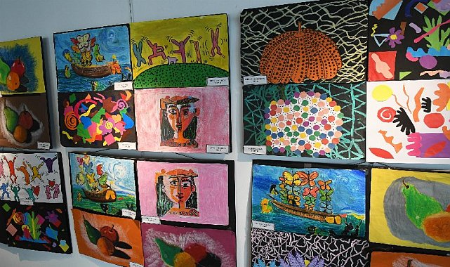 İzmir Karabağlar'da kursiyerlerin yıl sonu sergisi