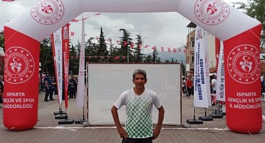 Manisalı atlet Isparta'da koştu