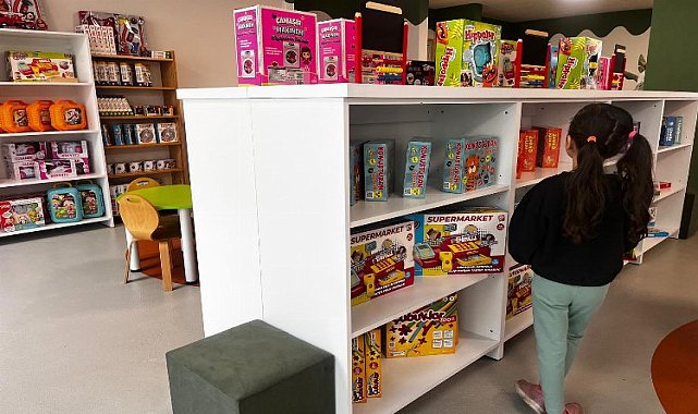 Muğla'da 'Oyuncak Kütüphanesi' miniklerin ilgi odağı oldu