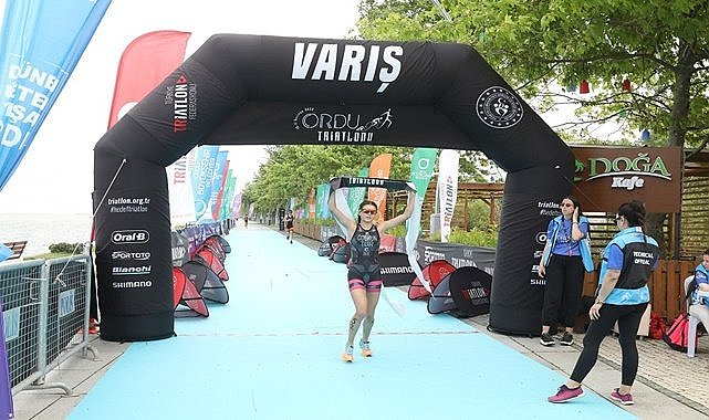 Triatlon yarışları Ordu'da sona erdi