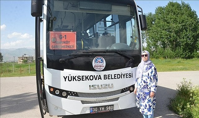 Yüksekova&#039;nın ilk kadın otobüs şoförü seferlere başladı