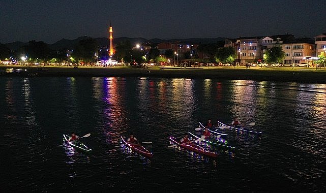 Ordu gecelerinde kano gösterisi