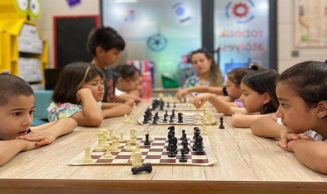 Gaziantep&#039;te çocuklar sanatla buluştu