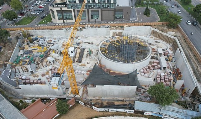 Rus devlet sanatçısından Manisa Kurtuluş Müzesi'ne yakın mercek