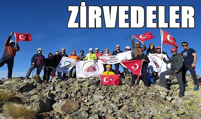 Bu anlamlı günde 19 kişi Ordu&#039;nun en yüksek zirvesine çıkmayı başardı
