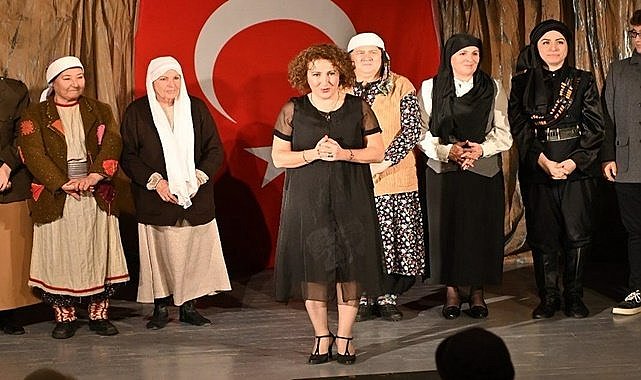 Oksijen Tiyatro "Kuvayi Milliye Kadınları "oyunuyla prömiyer yaptı