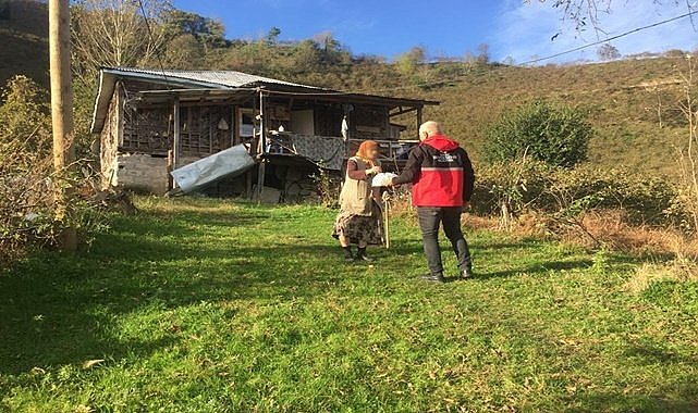 Ordu&#039;da Büyükşehir sıcak yemek dağıtıyor
