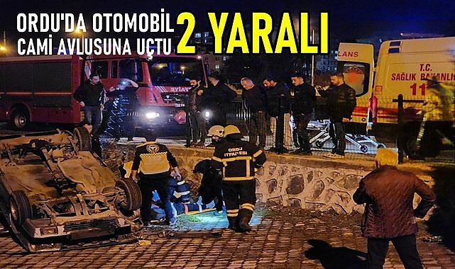Ordu&#039;da kontrolden çıkan otomobil cami avlusuna düştü