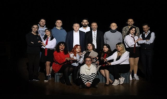 Taşbaşı Tiyatro &quot;Ortaya Karışık&quot; oyunuyla sahneye çıkıyor