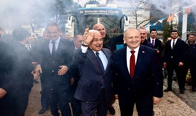 Hilmi Güler Ünye&#039;de gövde gösterisi yaptı!