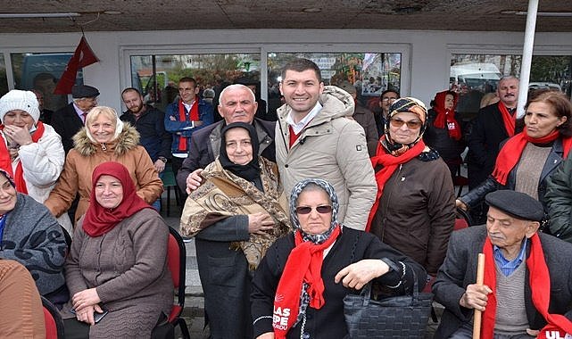 Ulaş Tepe Karşıyaka&#039;da halkla buluştu