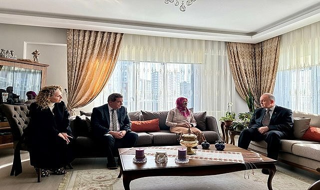 Vali Muammer Erol gönüllere dokunuyor