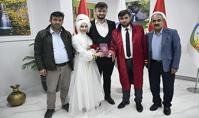Çaybaşı'nın Genç Başkanı, ilk nikahını kıydı