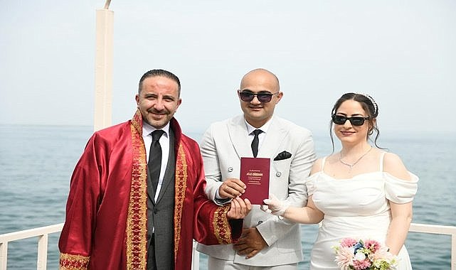 Gamze ile Semih yaşamlarını birleştirdi, çiftin nikahını yeni başkan kıydı