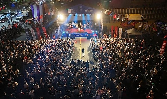 Altınordulu Gençler Gençlik Konserinde Coştu!