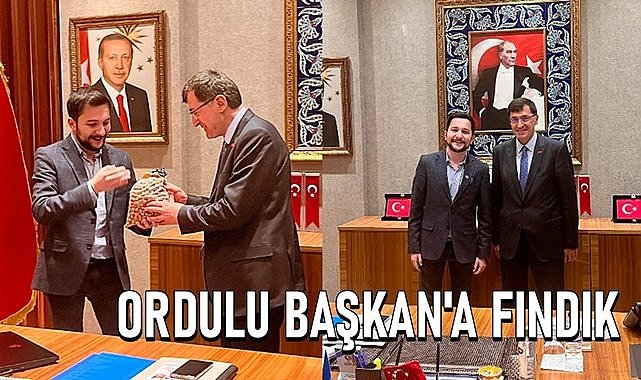 Yeni seçilen Ordulu Başkan&#039;a fındık!