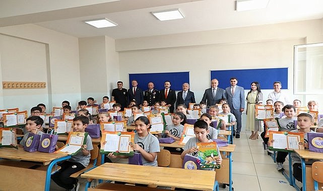 Ordu&#039;da 135 bin öğrenci karne alarak tatile çıktı